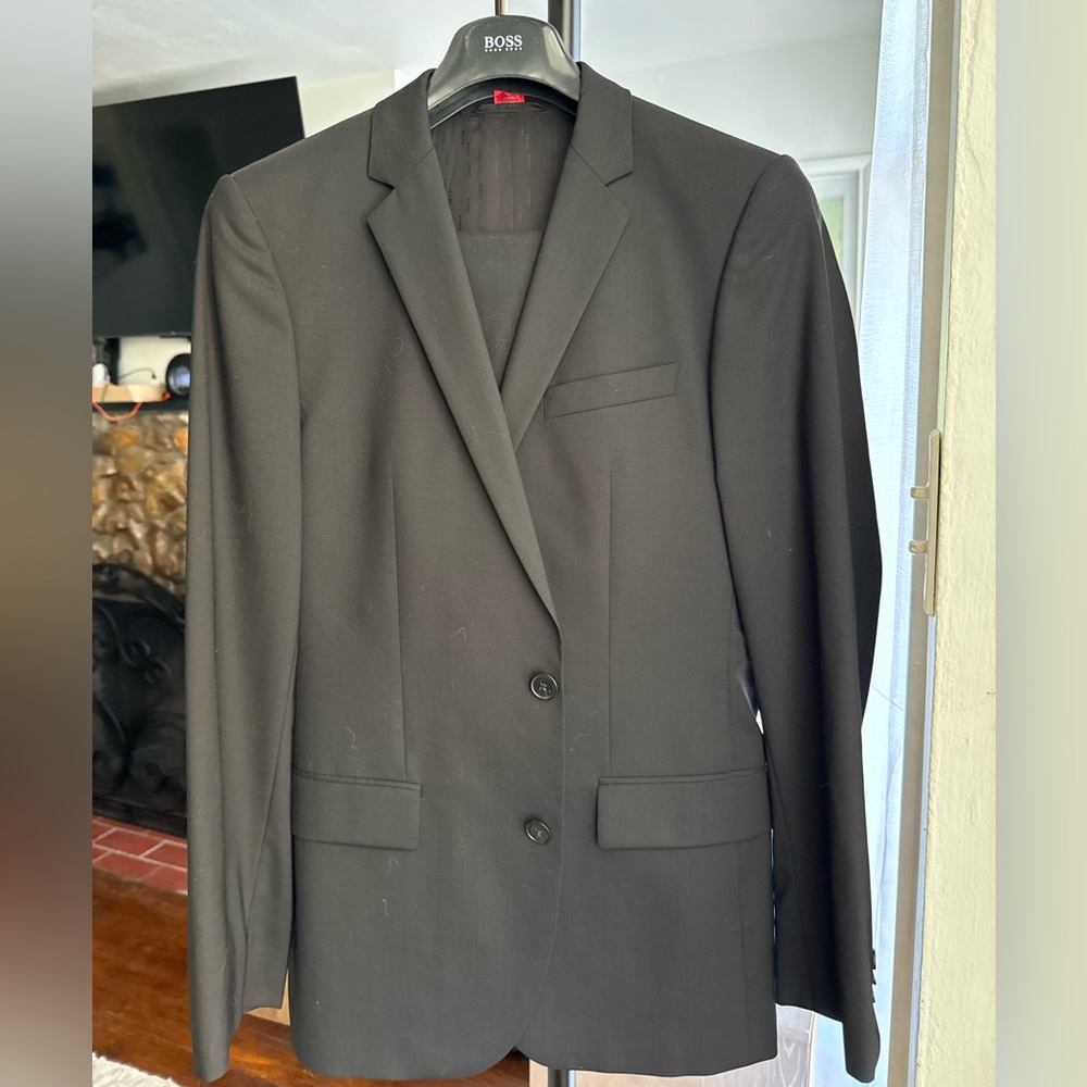 HUGO Men's Classic Black Suit